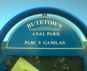 Arwydd Parc y Gamlas